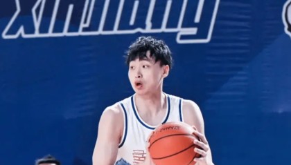 yl7703永利-齐麟出战42分钟，投篮16中10、三分5中3得到25分7篮板2助攻