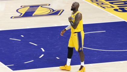 yl7703永利-Shams：詹姆斯本人&amp;联盟感觉他会再打一年 湖人表现影响他的未来