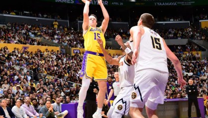 yl7703永利-全美热搜第一！里夫斯2罚1中+反弹绝平：轰32+7+6救赎两致命失误